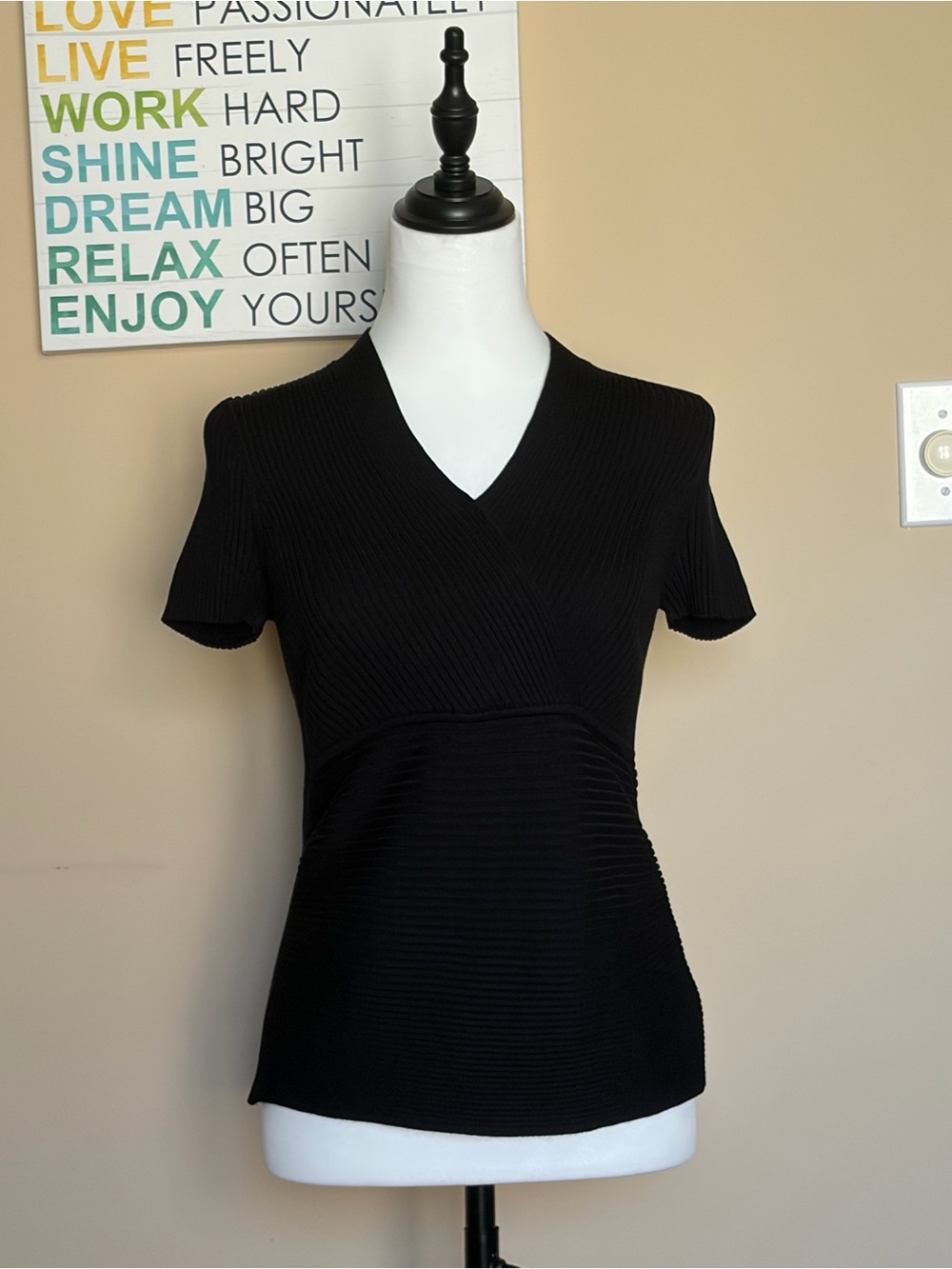 Worthington Black V-Neck Ribbed Short Sleeve Top